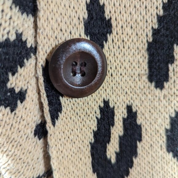 Cowl Neck Leopard Print button down heavy sweater Cheetah print size small - Picture 5 of 9